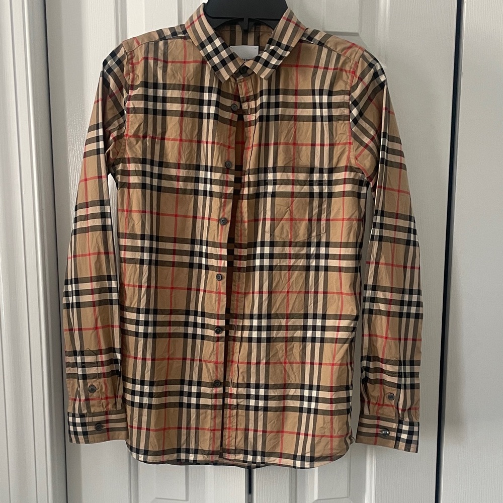 BURBERRY Long sleeved Oxford shirt in Burberry’s classic pattern. Boys size 12.